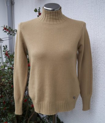Kamelbeige Finstickad Tröja Med Polokrage Turtleneck