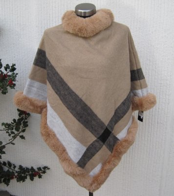 Kamelbeige Poncho Med Ränder Och Pälskrage