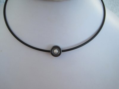 Halsband Svart Choker Hematit Med vit Pärla