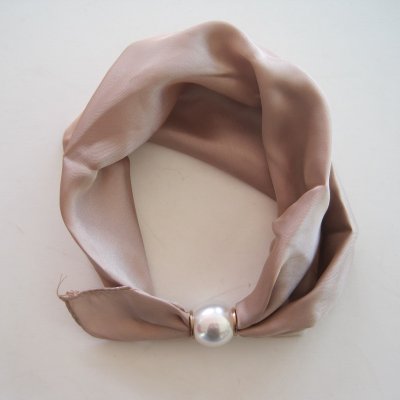 Beige Scarf Med Magnet